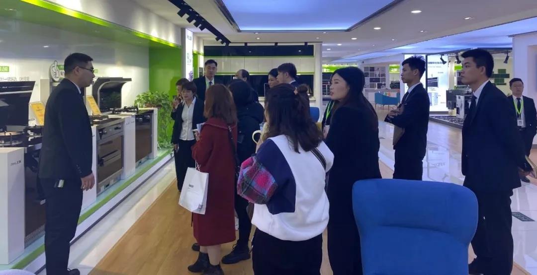上派集成灶十大品牌，迎来火爆签约潮，连签数城，捷报频传！