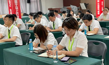 十大品牌上派集成灶召开六月誓师动员大会，拉开征战序幕！