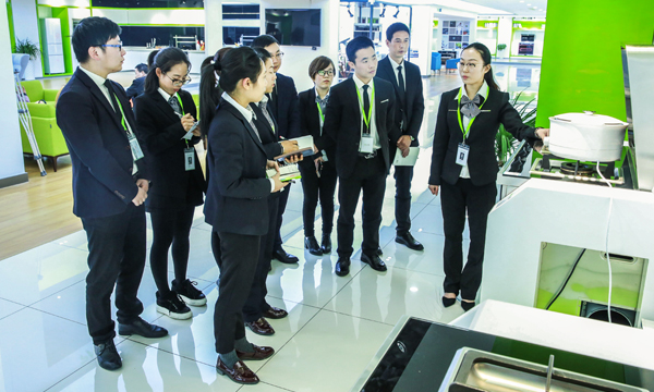  注入新力量，开启新征程——上派电器隆重举行新员工入职欢迎仪式