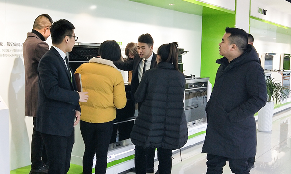 品牌崛起势不可挡！上派集成灶14天连下11城，再创行业签约神话
